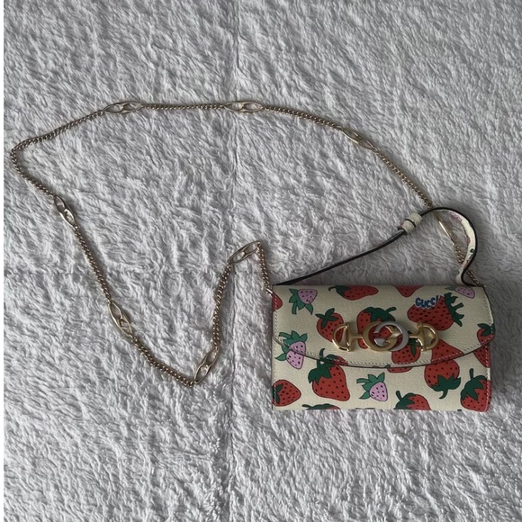 SOLD❤️ 🍓GUCCI Strawberry Print Zumi Leather Mini Shoulder Bag Cream & Red - Picture 6 of 11